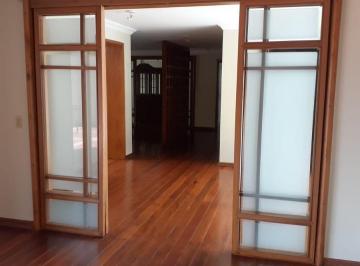 Casa · 510m² · 4 Habitaciones · 6 Estacionamientos · Casa Independiente de 510 m² con 4 Dorm. en Venta en Miravalle