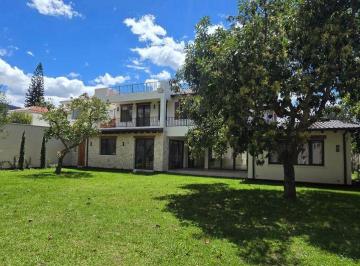 Casa de 4 habitaciones, Quito · Alquiler, Estrene Propiedad de Lujo, Urbanización Exclusiva, Terreno 1450 m²