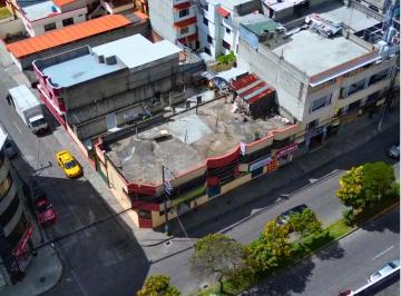 Casa de 11 habitaciones, Quito · Casa Rentera con 4 Locales + 5 Departamentos 484.98 m² Quitumbe