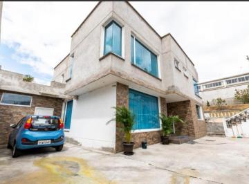 Casa · 350m² · 4 Habitaciones · 4 Estacionamientos · Venta Casa con Terreno Independiente 900 m² Carcelen