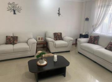 Casa de 3 habitaciones, Quito · Se Vende Casa Sector Colegio Americano