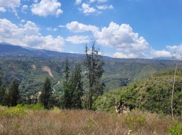 Terreno / Lote · 1000m² · Hermoso Lote con Vista y Guardíania - Tumbaco