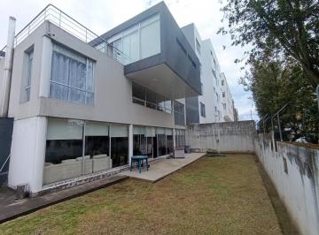 Casa · 325m² · 3 Estacionamientos · Venta Casa Amplia 4 Dorm. con Patio en Jardines de Amagasi - Ecuador