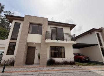 Casa · 132m² · 3 Habitaciones · 2 Estacionamientos · Twg Venta Casa Pifo