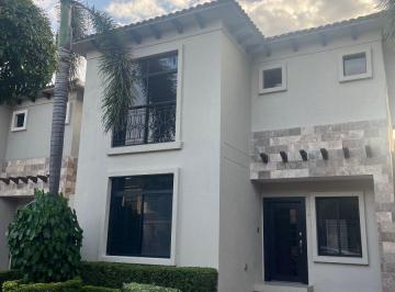 Casa de 3 habitaciones Alquiler USD 1.100 · Bosques de La Costa Como Nueva