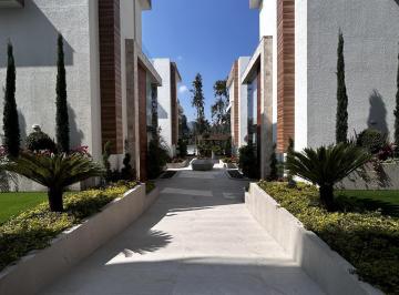 Departamento · 44m² · 1 Habitación · 1 Estacionamiento · Suite Estudio de Lujo en Renta