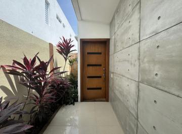 Casa de 3 habitaciones, Guayaquil · Casa de Una Planta en Venta o Alquiler en Ciudad Celeste – La Estela | 4 Dorm. | Amplio Terren