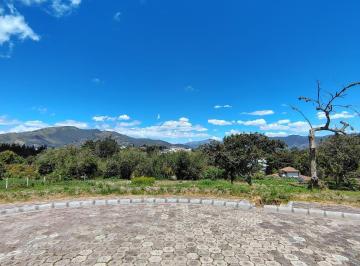 Terreno / Lote · 2000m² · 400 Mil Venta 3 Terrenos Tumbaco en Urb. Privada