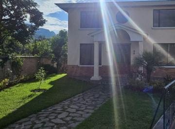 Casa de 4 habitaciones, Quito · Casa de 450 m² con 4 Habitaciones en Alquiler en Nayón