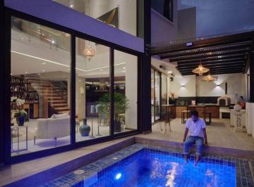 Casa de 3 habitaciones, Quito · Moderna Casa de Venta Personalizada en Nayon Urbanización Privada