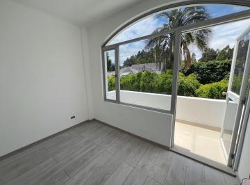 Casa · 201m² · 3 Habitaciones · 2 Estacionamientos · Casa Los Chillos, Conjunto Pequeño Donde Tus Hijos Pueden Crecer con Tranquilidad.