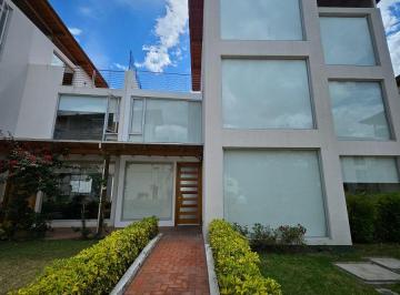 Casa de 3 habitaciones, Quito · Nayón, Dentro de Conjunto Cerrado con Seguridad Presencial Privada 24/7, Casa con Hermosa Vista