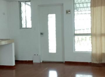 Casa de 3 habitaciones, Quito · En Venta Casa de 3 Pisos en Pomasqui - Ciudad Bicentenario