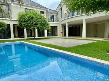 Casa de 7 habitaciones, Guayaquil · Amplia y Lujosa Casa Vista Al Lago en Km 7!