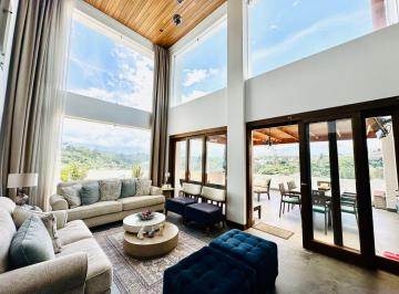 Departamento de 3 habitaciones, Quito · Nayon Urbanización Privada - Hermoso Duplex de Venta con Vista y Jardín Privado