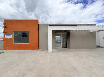 Casa · 122m² · 3 Habitaciones · 1 Estacionamiento · Casa de Venta Tres Niveles con Jacuzzi Privado en Conjunto Cumbres de San Isidro