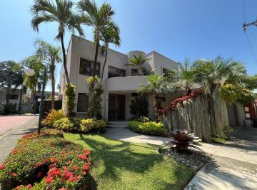 Casa · 400m² · 3 Habitaciones · 2 Estacionamientos · Vendo Casa en Urbanización Vista Al Rio Samborondón