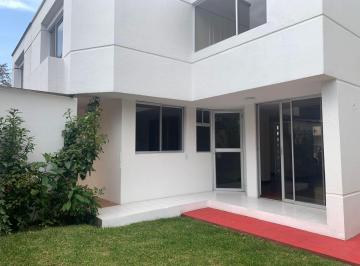 Casa · 203m² · 3 Habitaciones · 2 Estacionamientos · Venta Casa Monteserrin
