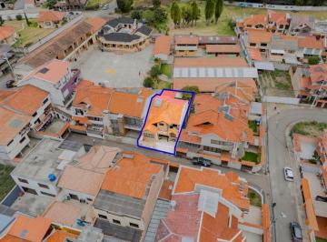 Casa de 4 habitaciones, Azogues · Casa en Venta en Azogues, Sector Charasol