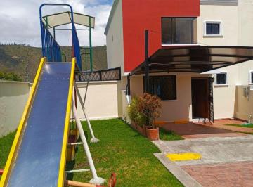 Casa de 3 habitaciones, Quito · Casa en Venta San Antonio, Mitad de Mundo