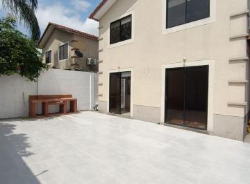 Casa de 5 habitaciones, Guayaquil · Alquiler Casa en Urb. Ciudad Celeste 4d + Estudio
