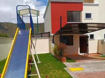 Casa de 3 habitaciones, Quito · Arriendo Casa San Antonio de Pichincha