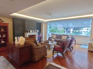 Departamento de 4 habitaciones, Quito · En Quito Tenis Está Su Mejor Inversión. Amplio y Seguro Departamento, El Inmueble Ideal en Quito.