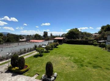 Casa de 4 habitaciones, Quito · Terreno de 1340 m Ideal Para Proyecto Inmobiliario