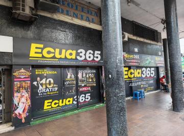 Local comercial · 83m² · 2 Estacionamientos · Venta Locales Comerciales. Centro de Guayaquil. Calle Vélez y Lorenzo Garaicoa. Vyj