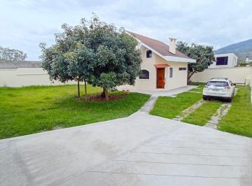 Casa de 3 habitaciones, Quito · Arriendo Casa Sector Lumbisi Cumbaya