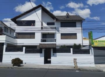 Casa de 6 habitaciones, Quito · Amplia Casa en Venta Tres Niveles con Seis Dorm. Sector Cotocollao