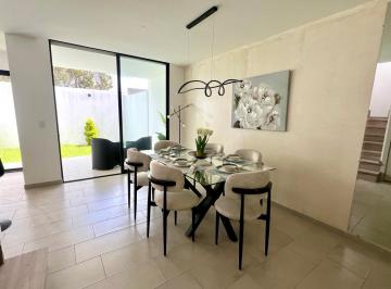 Casa · 116m² · 3 Habitaciones · 1 Estacionamiento · Mv - Sector Puembo, en Venta Casa con Amplio Jardín y Terraza a Estrenar 3d 116.25 m²