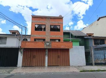 Casa de 10 habitaciones, Quito · Venta Casa Rentera Sector Parque Ingles - Sanpedro Claver I