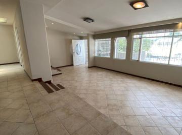 Departamento de 4 habitaciones, Quito · Casa Comercial | en Renta | 6 Ambientes | 4 Parqueaderos | Quito Tenis