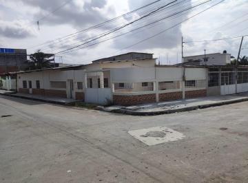 Casa · 203m² · 8 Habitaciones · 3 Estacionamientos · Venta Casa Rentera Centro de Playas Cesa