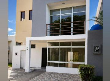 Casa de 3 habitaciones, Daule · Vendo Casa Esquinera y Súper Amplia en Urb Matices, Frente del Centro Comercial El Dorado.