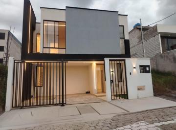 Casa · 160m² · 3 Habitaciones · 2 Estacionamientos · Casa con Ultima Tecnologia 165 m² - Conocoto