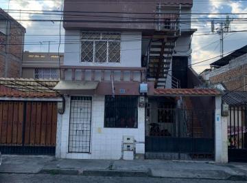 Casa de 12 habitaciones, Ibarra · Casa Rentera en Ventasector Los Ceibos Ibarra