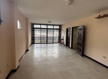 Casa de 7 habitaciones, Guayaquil · Hermosa Casa Rentera de Dos Departamentos Independientes Alborada 6ta Etapa Acepta Entrada y Banco