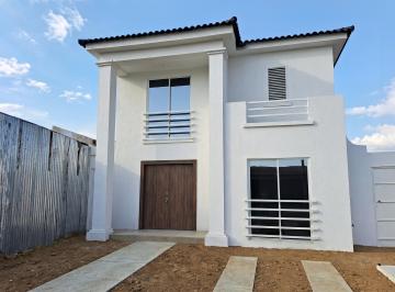 Casa de 3 habitaciones, Daule · Casa en Venta por Construir, 3 Dorm. y Amplio Patio - Urb. Porton del Rio, Av Leon Febres Cordero