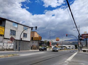 Casa de 2 habitaciones, Quito · Terreno de Venta con Casa Rentera Giovanny Calles