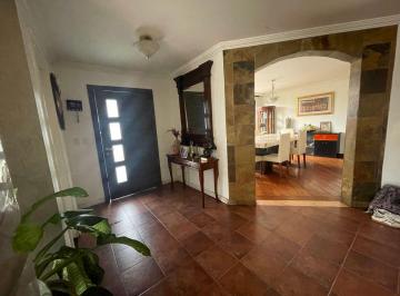 Local comercial , Quito · Oficina Comercial en Arriendo en Cumbaya, en Urbanización Sector La Catolica