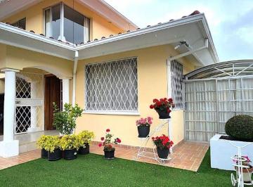 Casa de 4 habitaciones, Quito · Venta Casa + Suite / Sector Pusuqui / 4 Dorm./ 339 m²