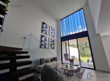 Casa · 212m² · 3 Habitaciones · 2 Estacionamientos · Hermosa Casa No Adosada, Tres Habitaciones, Porche, Jardin Tumbaco Pachosala