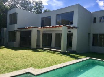 Casa de 4 habitaciones, Quito · Espectacular Casa con Piscina en Cumbaya