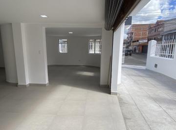 Casa · 250m² · 2 Habitaciones · 3 Estacionamientos · Casa en Venta, Comercial y Rentera, Sector Mercado 12 de Abril Cuenca Ec.