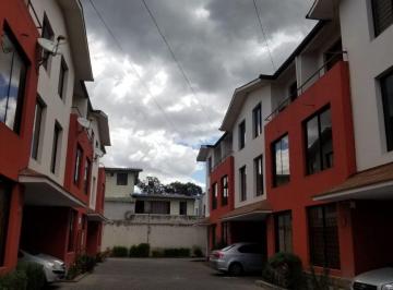 Casa de 3 habitaciones, Quito · Casa de Venta, Sector Calderón
