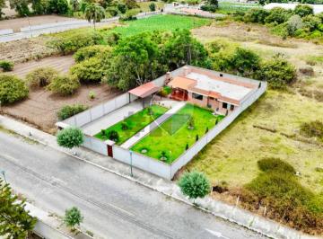 Casa de 3 habitaciones, Antonio Ante · Casa en Venta en Chaltura, Imbabura Amplio Terreno 803 m²