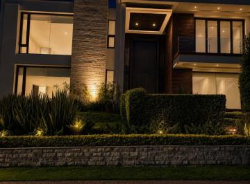Casa de 4 habitaciones, Quito · Mansión de Ultra Lujo en Jardines de Santa Inés