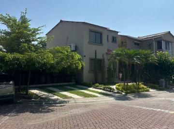 Casa de 3 habitaciones, Guayaquil · Villa Club Linda Villa en Venta